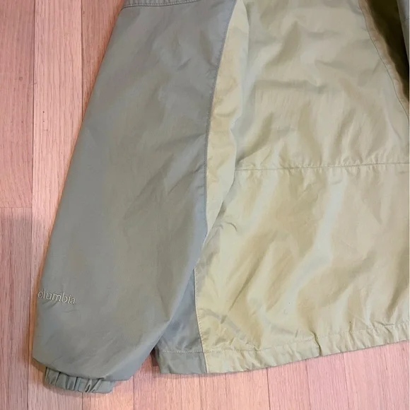 Columbia Women’s Light Green Front Zip Up Jacket Hooded Size Medium Windbreaker - Picture 6 of 12